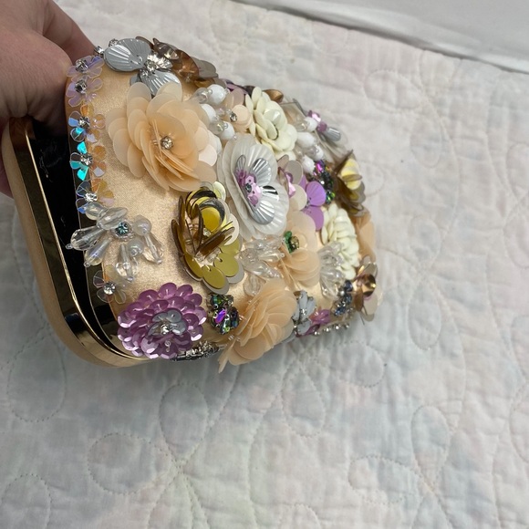 Floral Beaded Embellished Cream and Pink Clutch with Gold handle and chain. - Picture 5 of 16